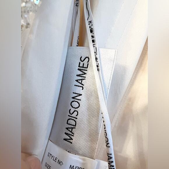 Madison James wedding gown MJ200 full tulle skirt beaded bodice open back - Picture 6 of 13